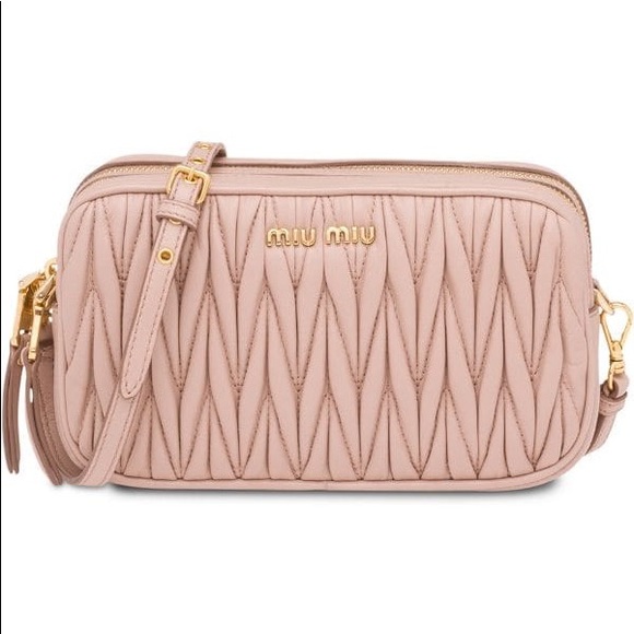 MIU MIU
Nappa Matelasse Double Zip Pochette Clutch Loto Come with Strap. - Picture 10 of 10